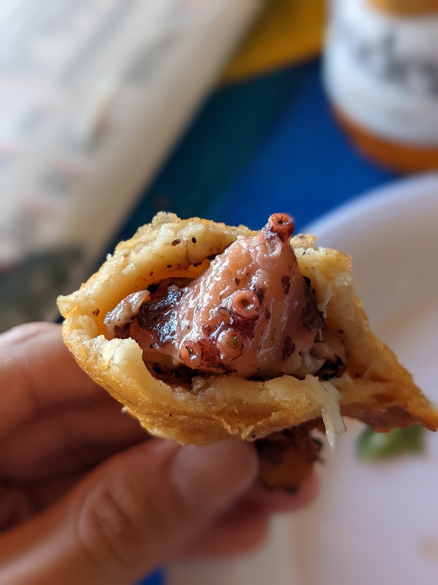 Pichon Restaurant Bar & Grill-10