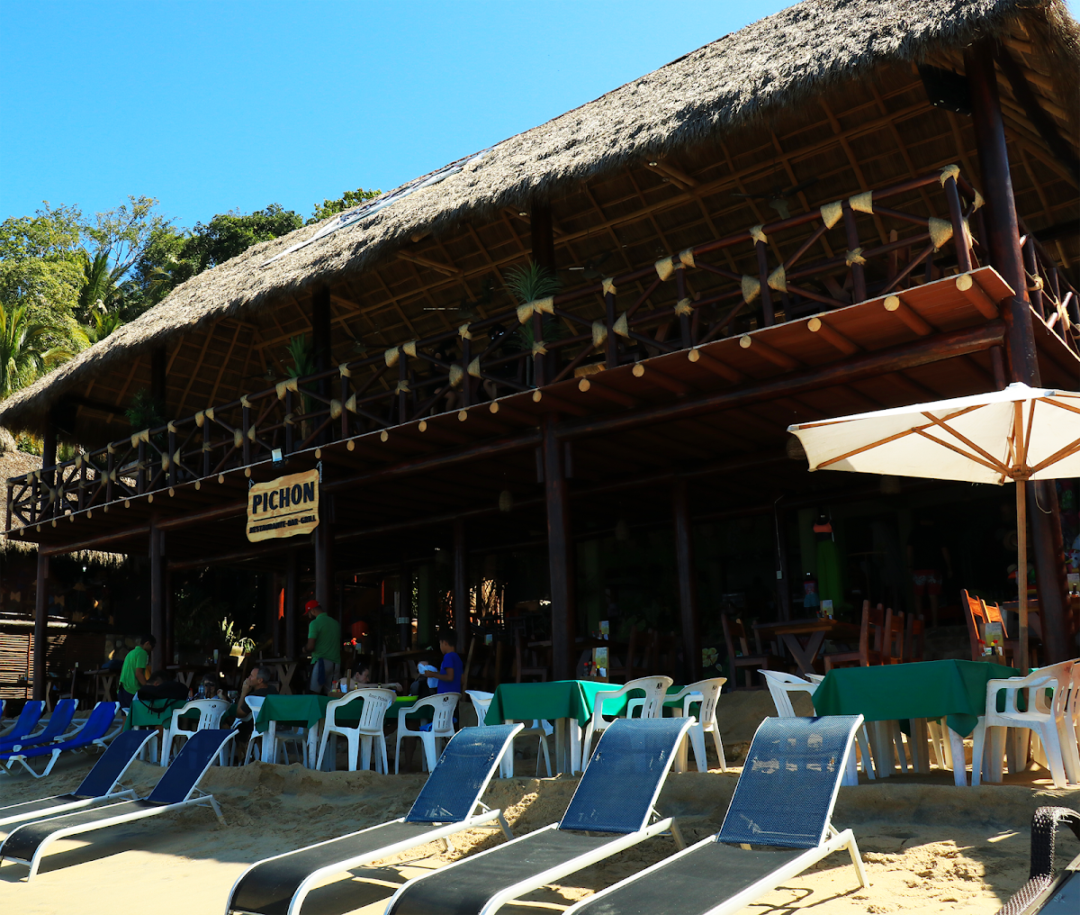 Pichon Restaurant Bar & Grill-4